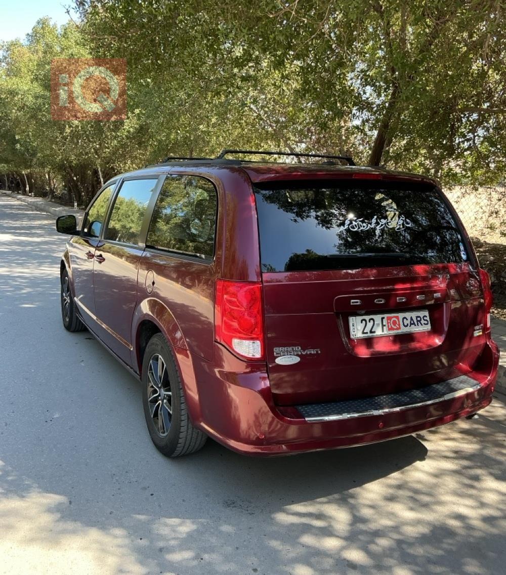 دودج جراند كارافان